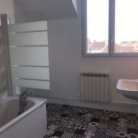 Salle de bains – appartement F2 refait à neuf – Elbeuf – ST Immobilier Elbeuf