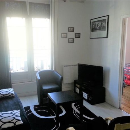 Salle de séjour – appartement F1 – Dieppe – Exclusivité ST Immobilier Elbeuf (2)