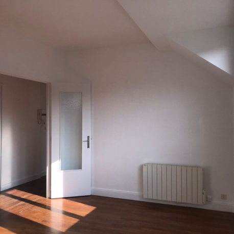 Salle de séjour- appartement F2 refait à neuf – Elbeuf – ST Immobilier Elbeuf